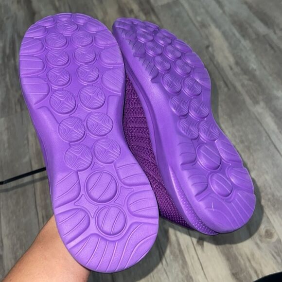 women's shoes - Picture 2 of 3